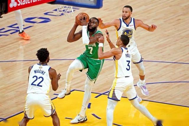 ESPN：世界杯揭幕战食品饮料大幅涨价，一杯710毫升啤酒约17美元